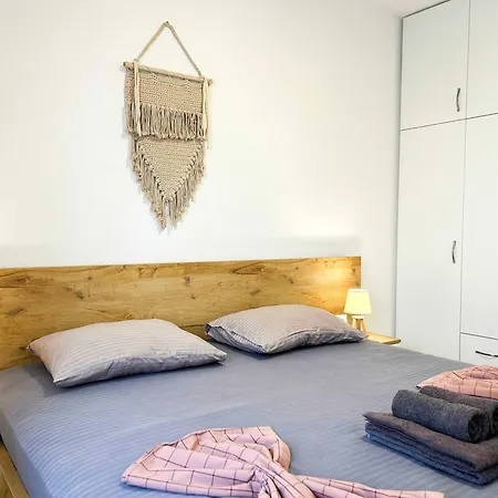 Oceanfront Apartment *