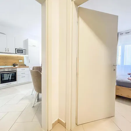 Apartment Oceanfront Durres